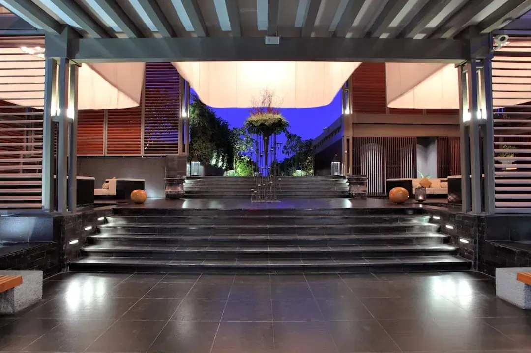 Check-in/check-out kiosk