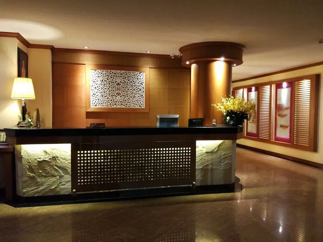 Check-in/check-out kiosk