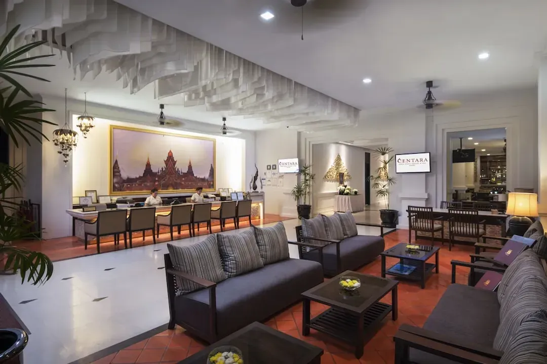 Lobby lounge