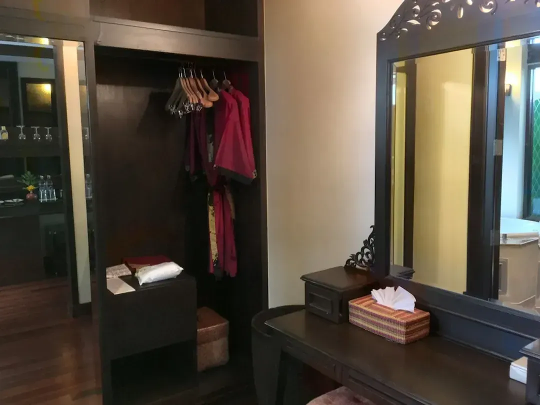 Room amenity