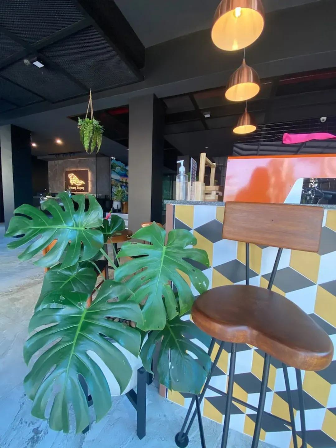 Lobby lounge