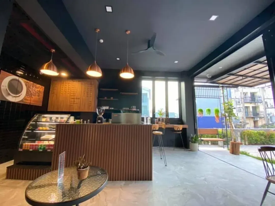 Lobby lounge