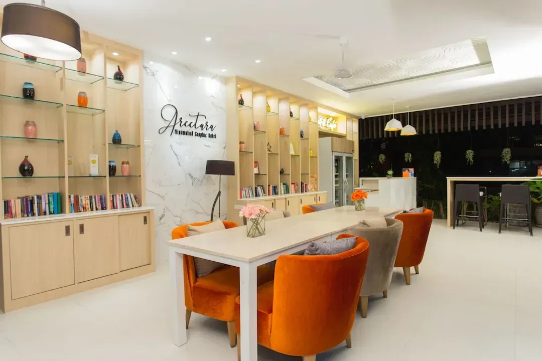 Lobby lounge