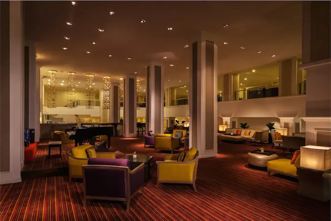 Lobby lounge