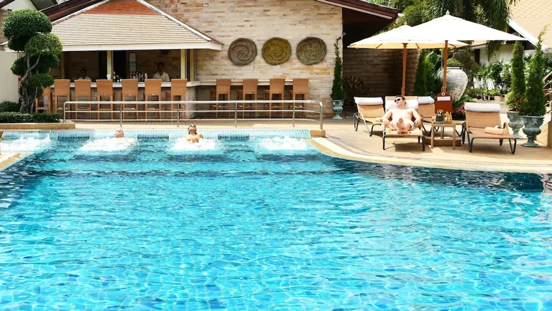 Poolside bar