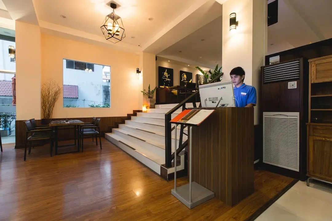 Concierge desk