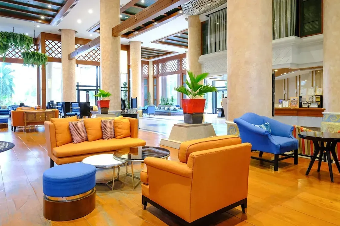 Lobby lounge