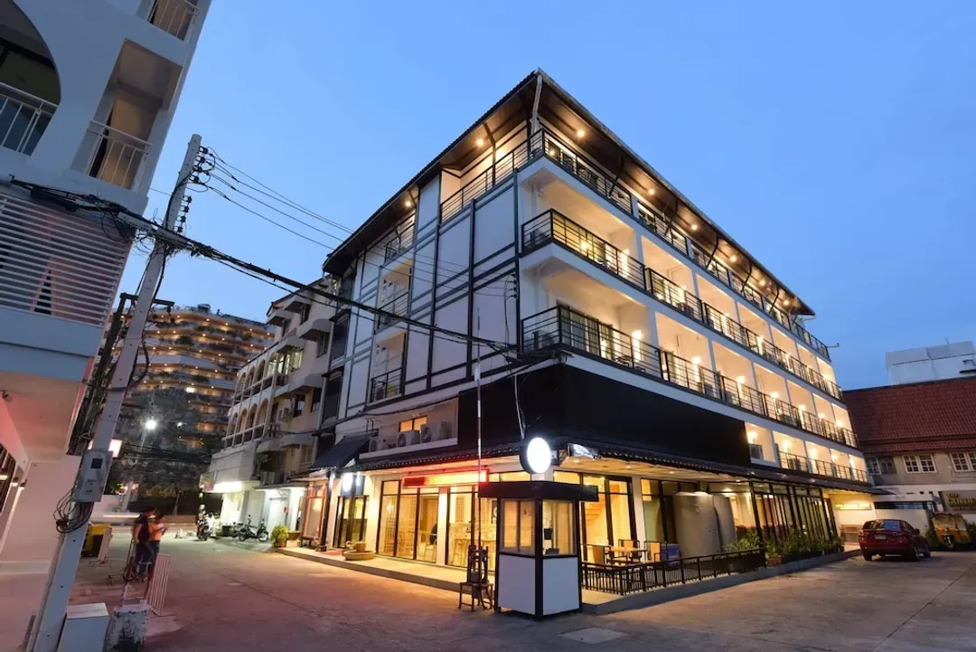 春武里府-黃金城精品 SPA 酒店
