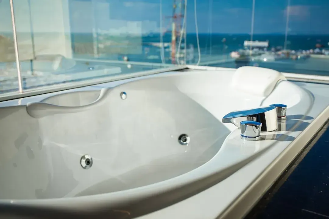 Jetted tub