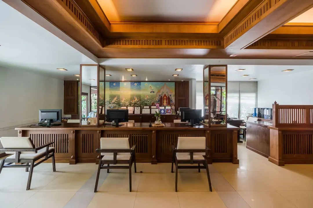 Lobby lounge
