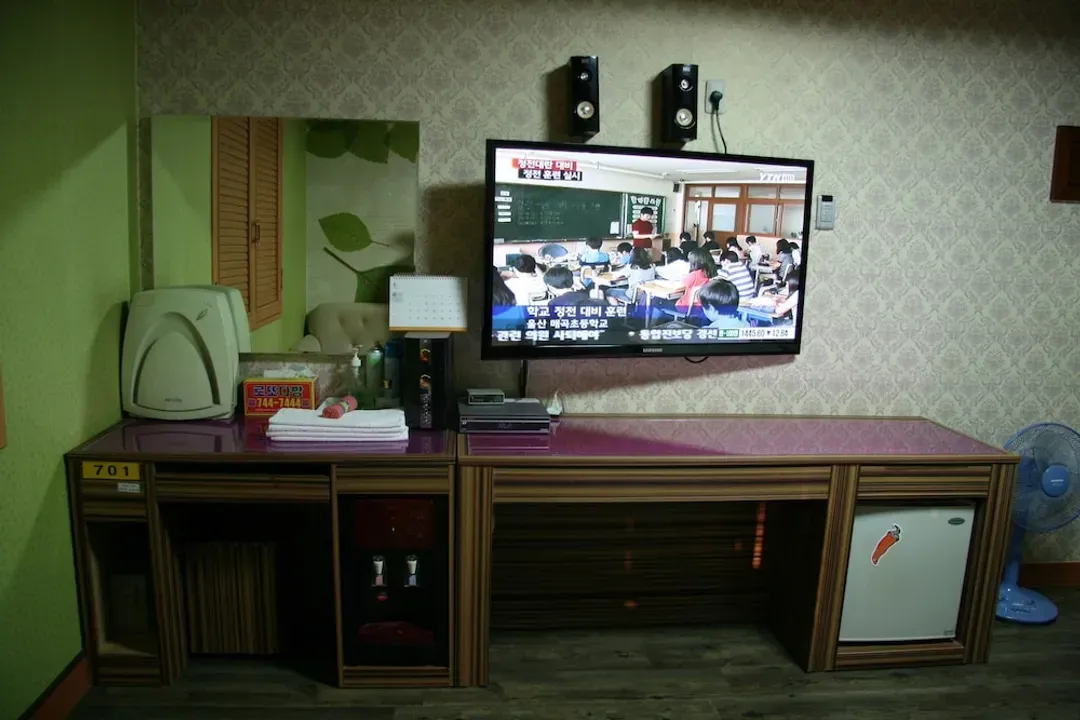 Room amenity