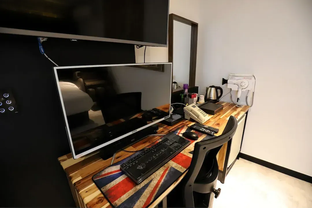In-room business center