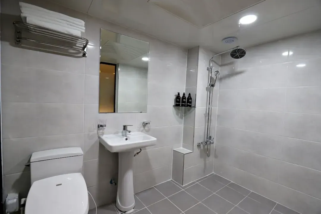 Bathroom shower