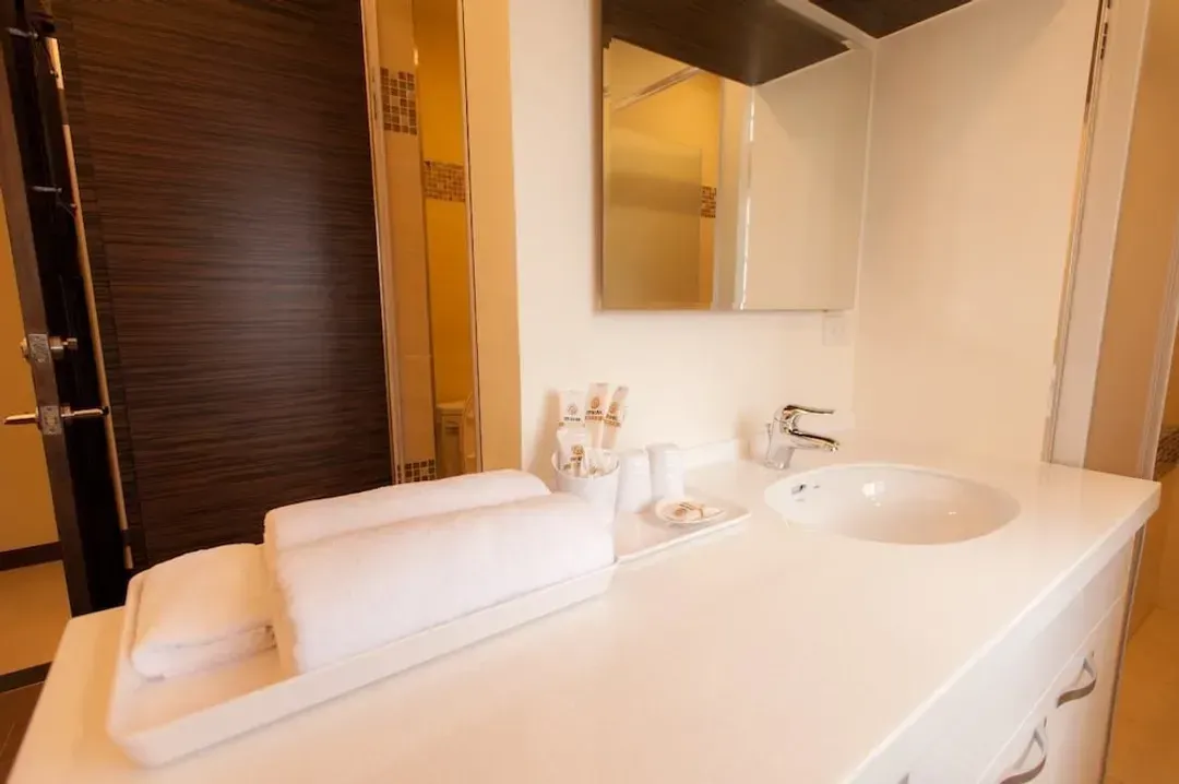 Bathroom sink