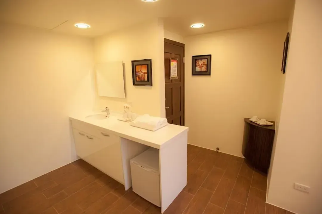 Bathroom sink