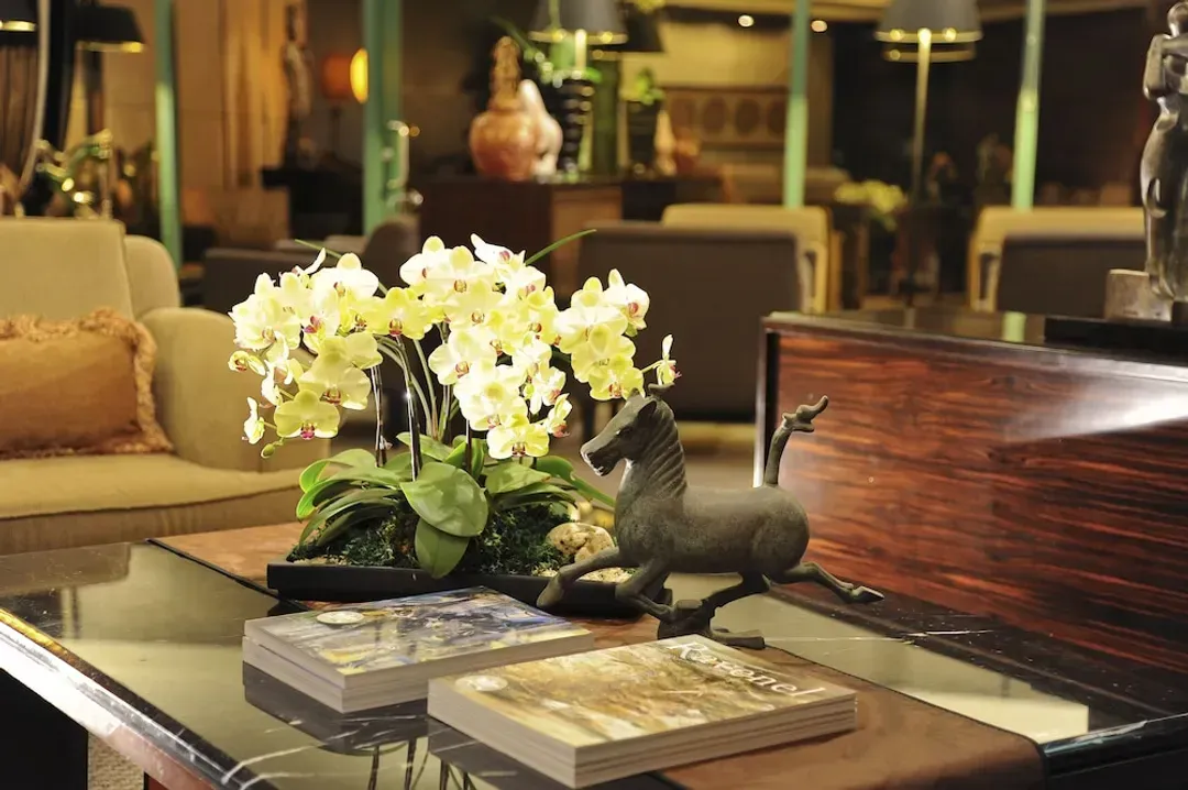 Lobby sitting area