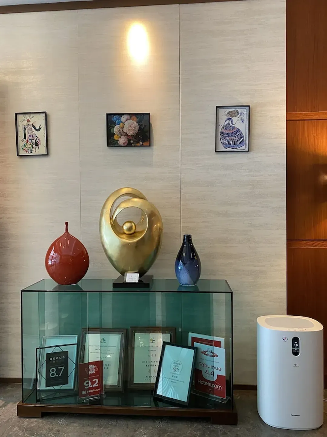 Lobby sitting area