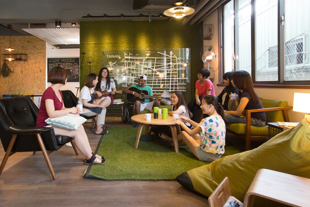 라이트 호스텔 (Light hostel)