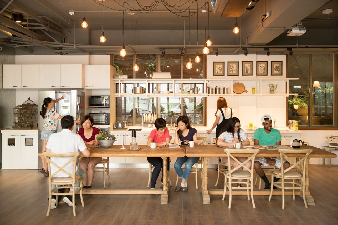 라이트 호스텔 (Light hostel)