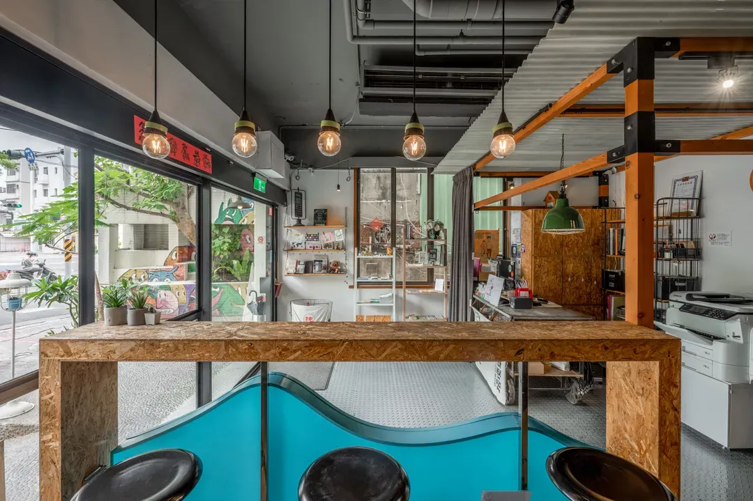라이트 호스텔 (Light hostel)