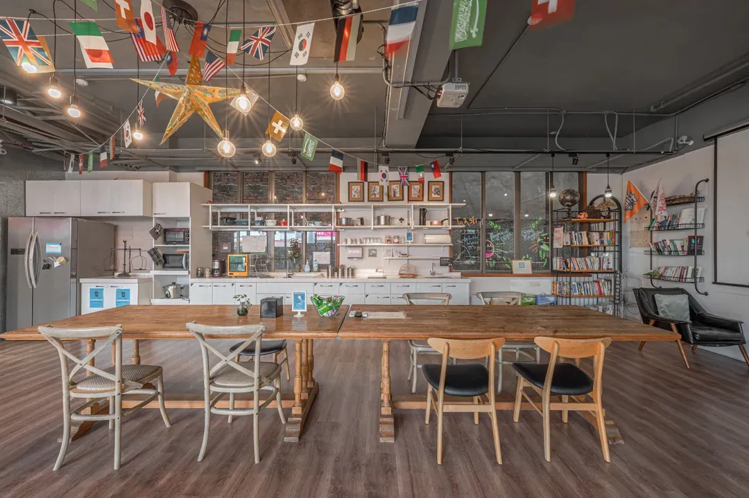 라이트 호스텔 (Light hostel)
