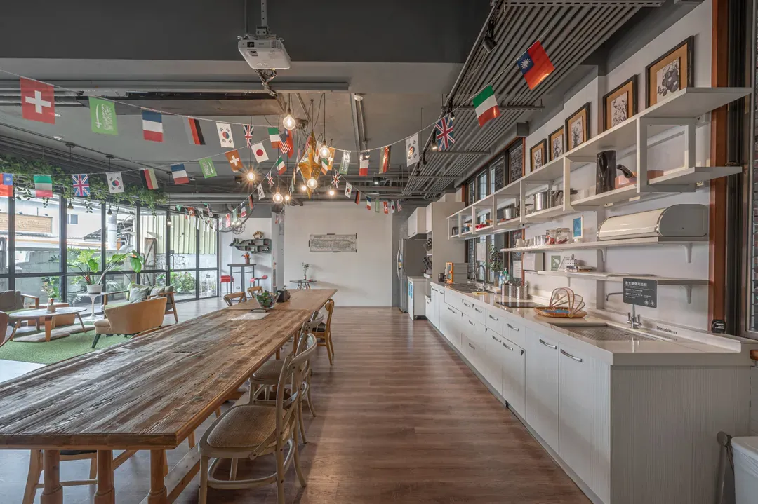 라이트 호스텔 (Light hostel)