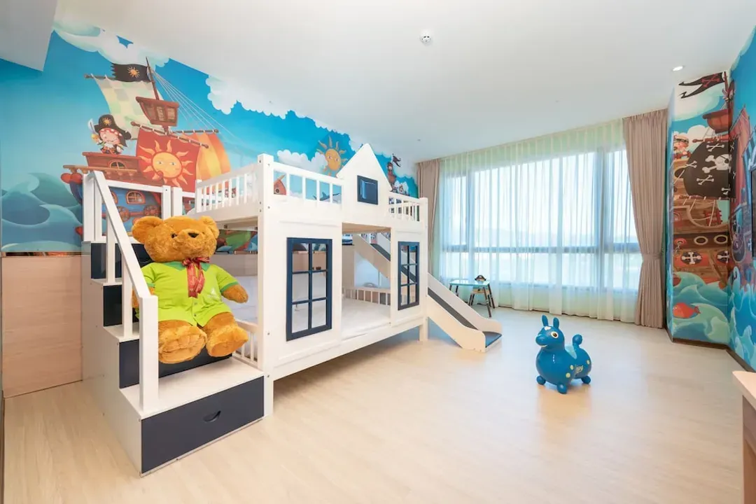 Children's theme room
