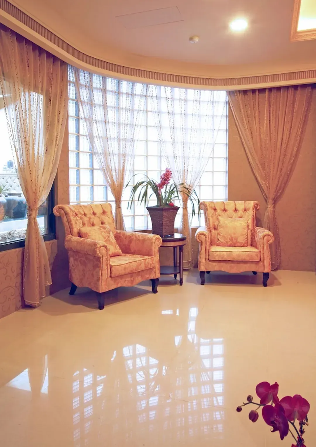Lobby sitting area