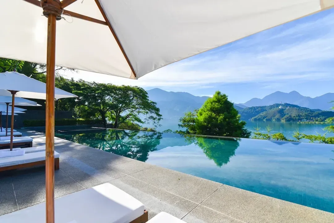Infinity pool