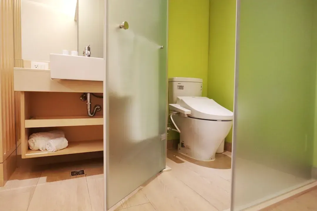 Bathroom amenities