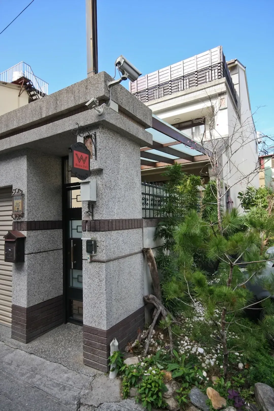 Primary image
