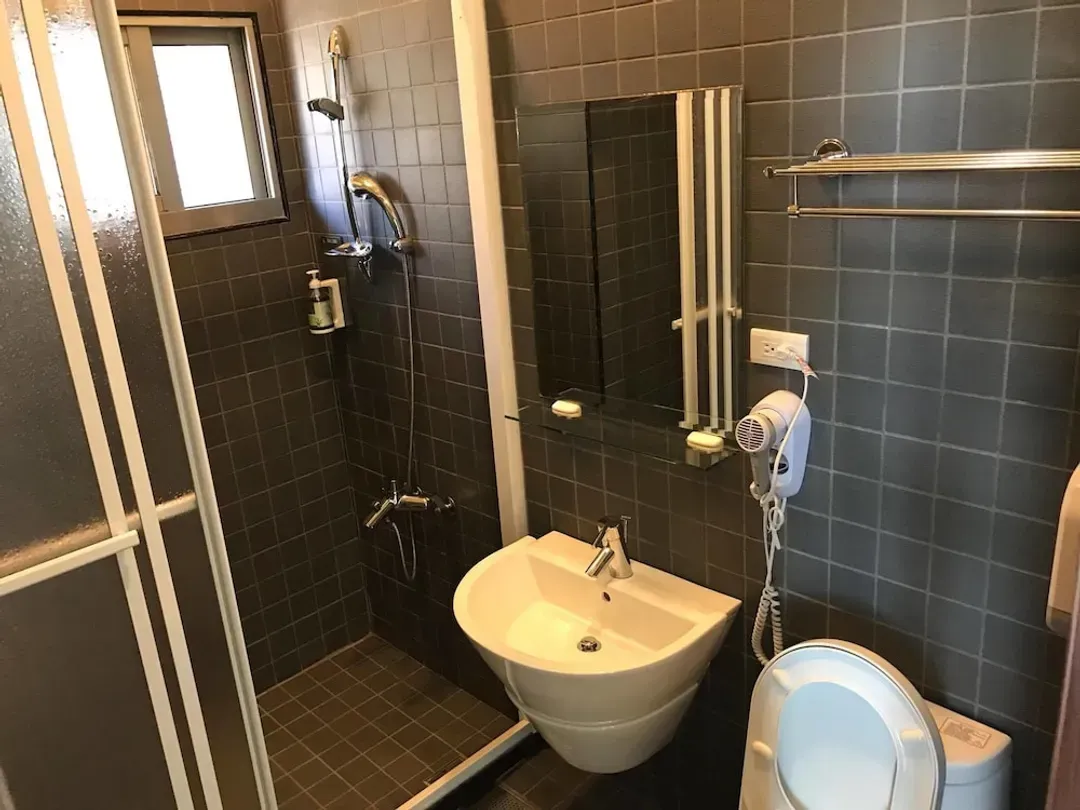 Bathroom amenities