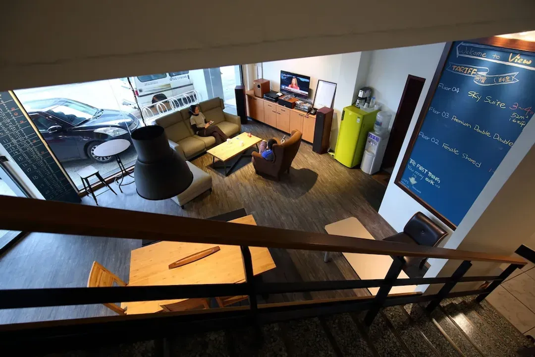Lobby lounge