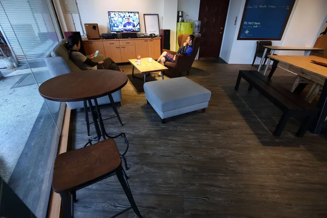 Lobby lounge