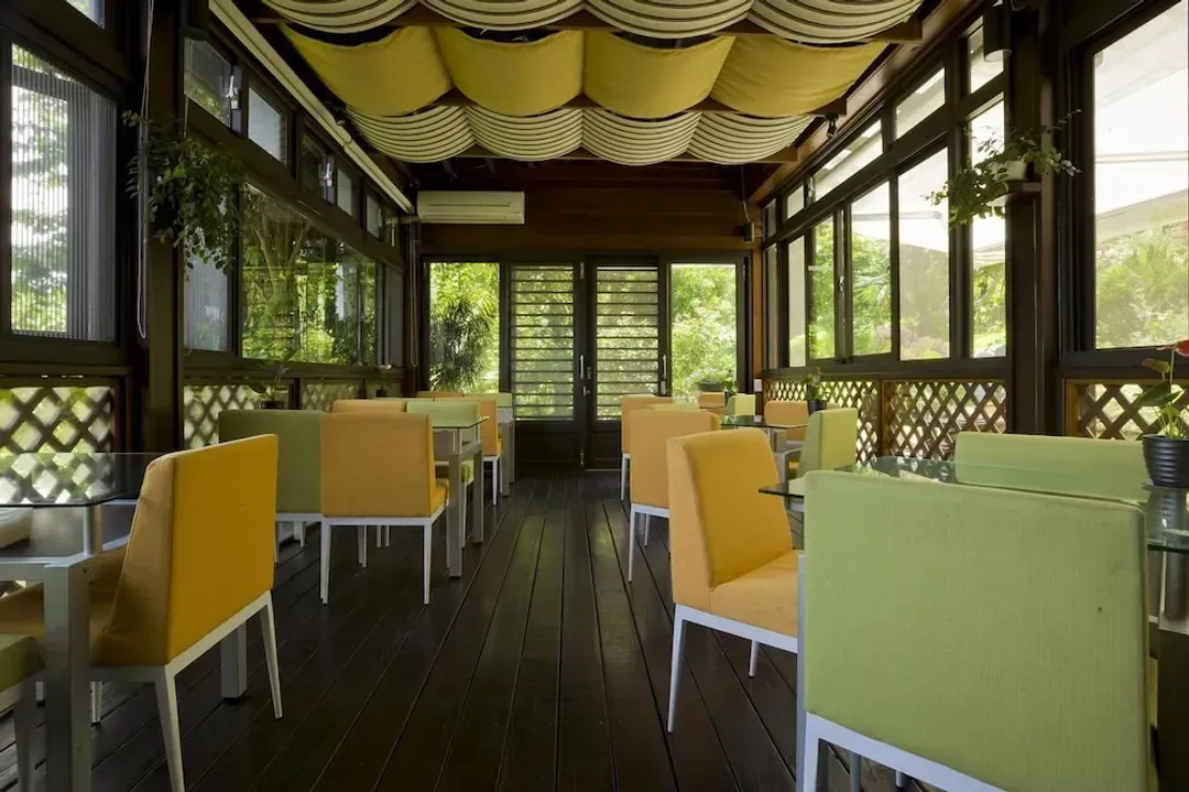 Breakfast area