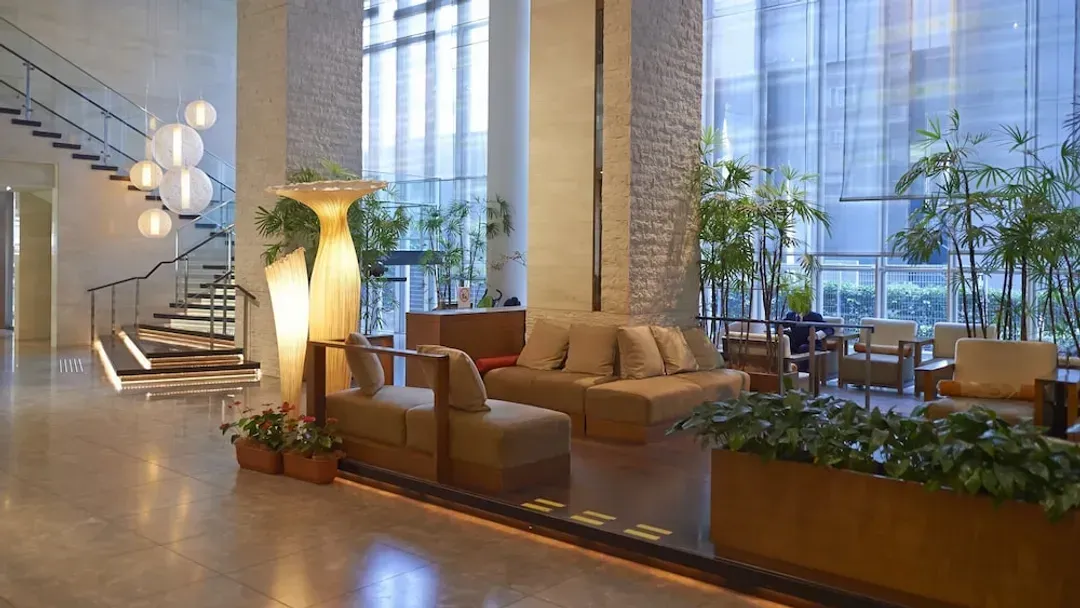 Lobby lounge