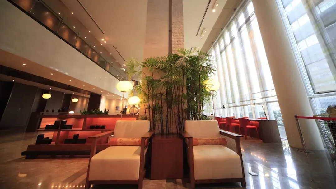 Lobby lounge