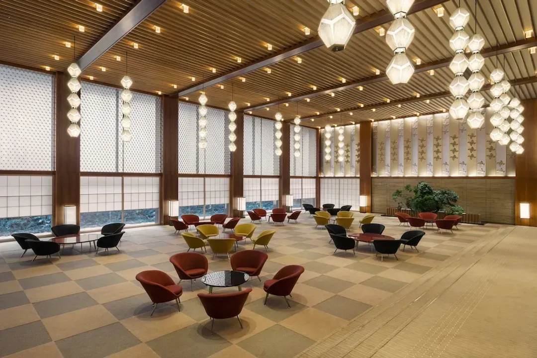 Lobby lounge