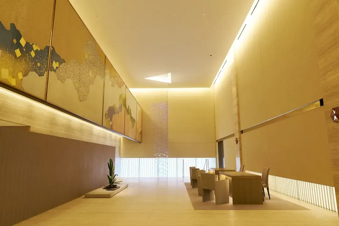 Lobby lounge