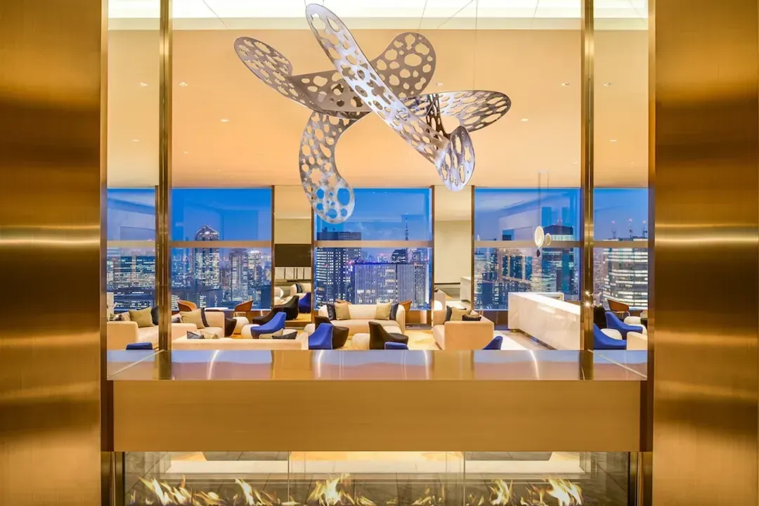 Lobby lounge