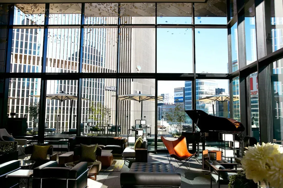 Lobby lounge