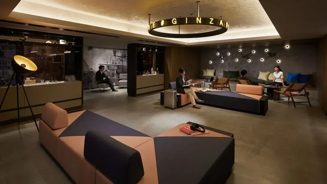 Lobby lounge