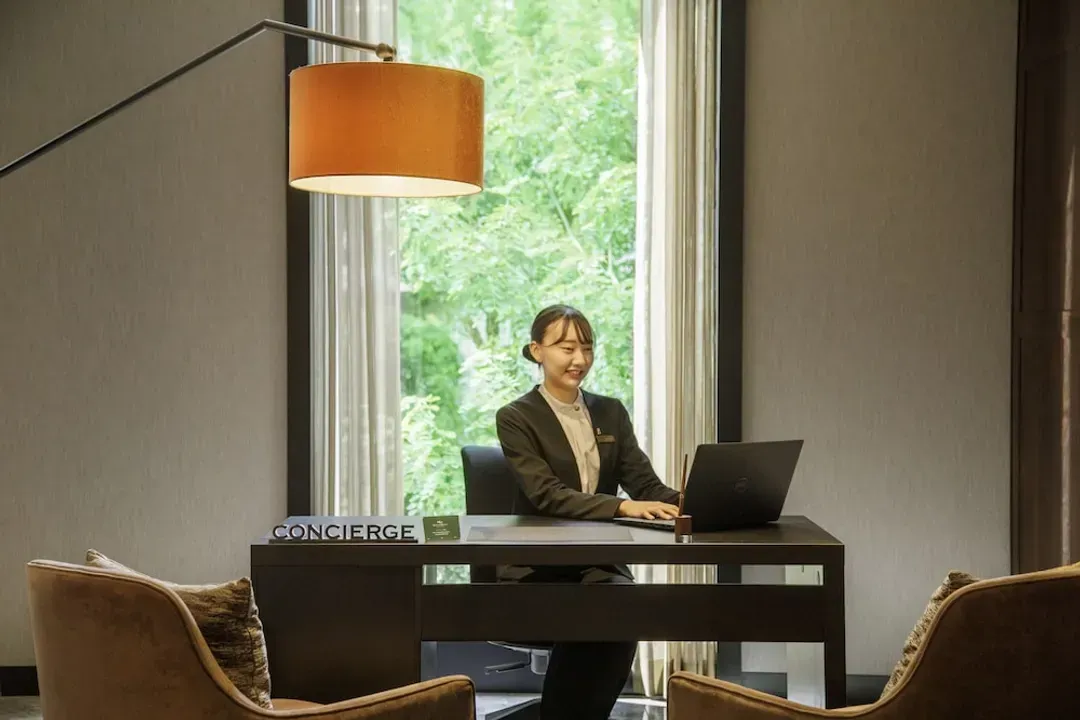 Concierge desk