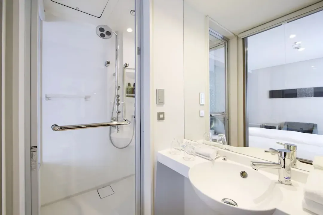 Bathroom shower