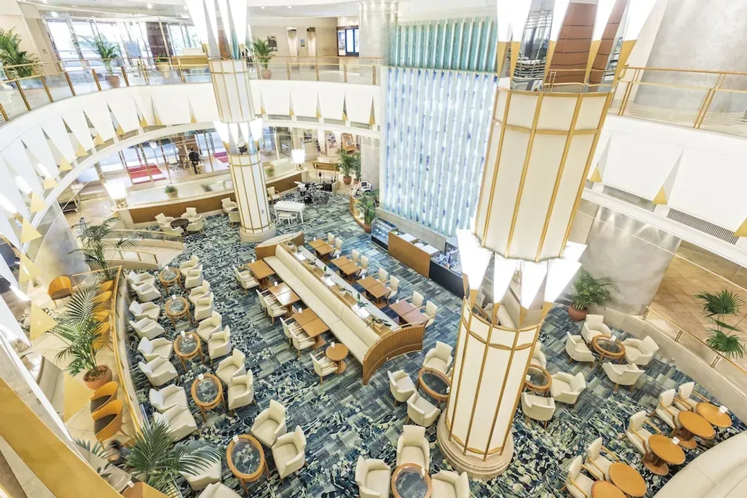 Lobby lounge