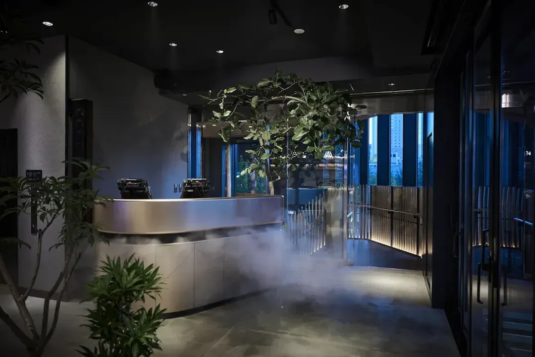 Lobby lounge
