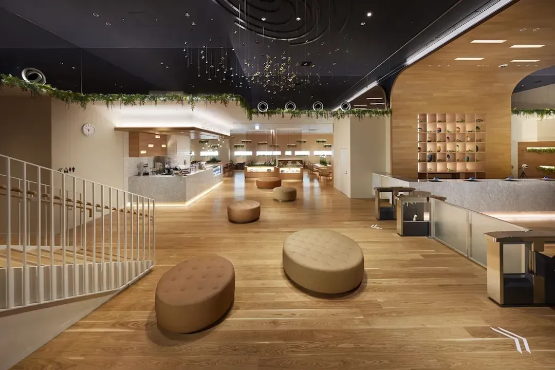 Lobby lounge