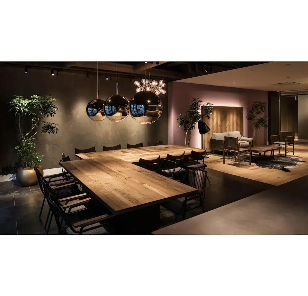 Lobby lounge