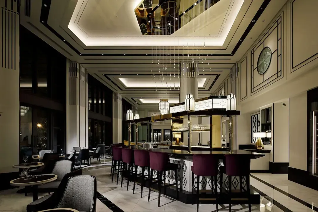 Lobby lounge