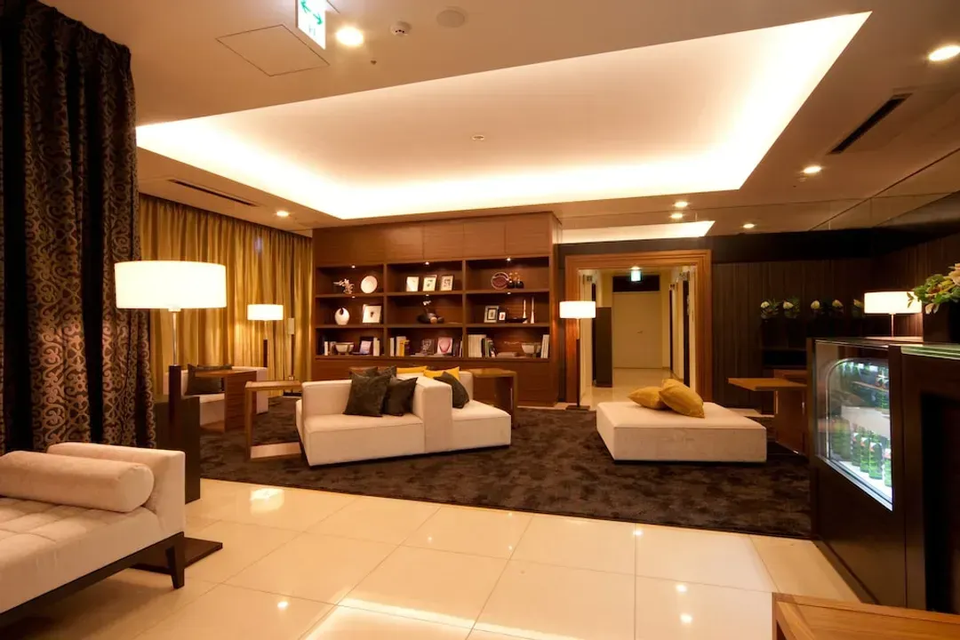 Lobby lounge